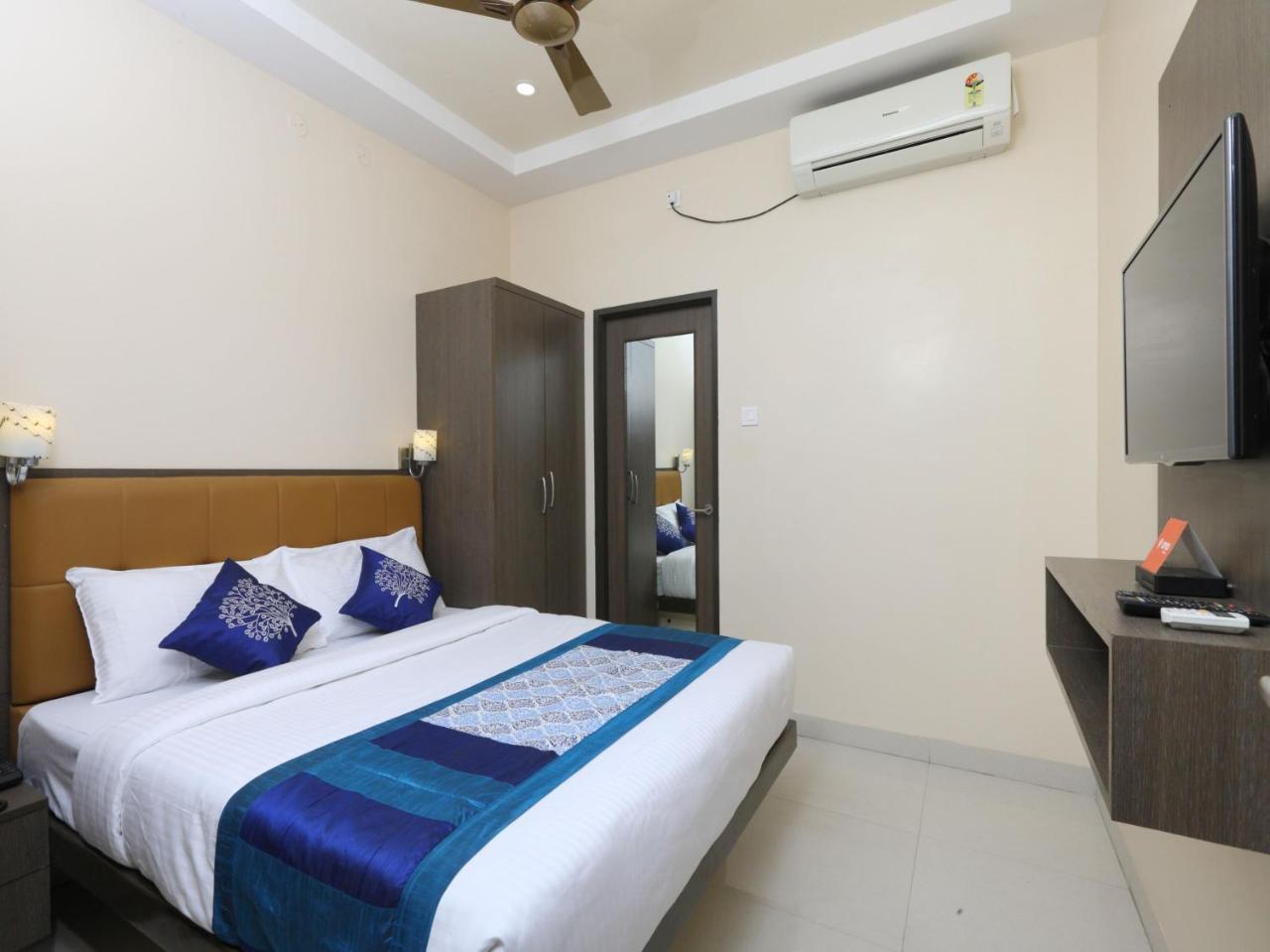 Oyo 14934 Kalyani Grand Hotel Ченай Екстериор снимка
